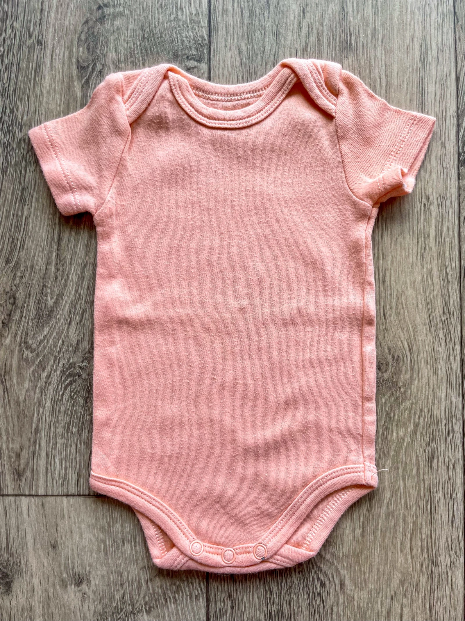 Lot of pink, grey and beige short-sleeved bodysuits size 3 months – photo 2